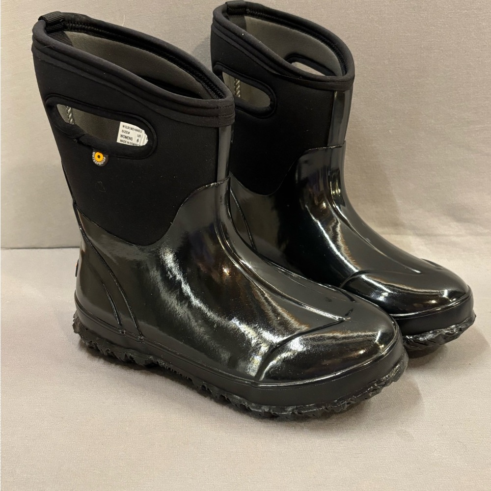 Bogs Classic mid height waterproof rain boots women’s size 6 black shiny